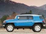 Sideview of the FJ Cruiser