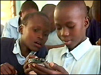Kenyan Students Using PDA's